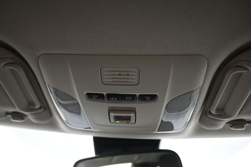 2021 Toyota Corolla LE, photo 24 of 55
