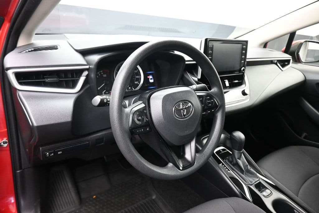 2021 Toyota Corolla LE, photo 14 of 55