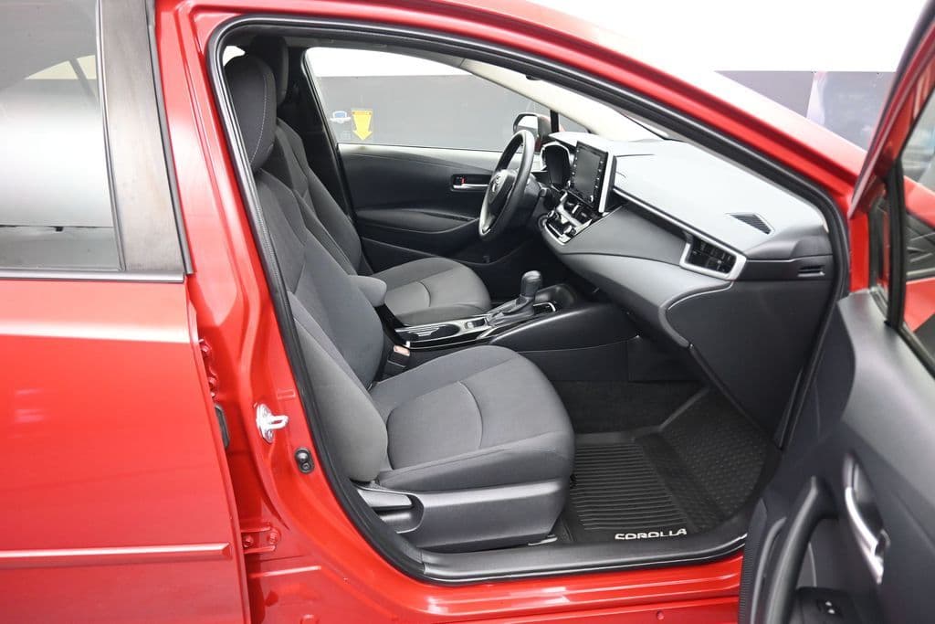 2021 Toyota Corolla LE, photo 39 of 55