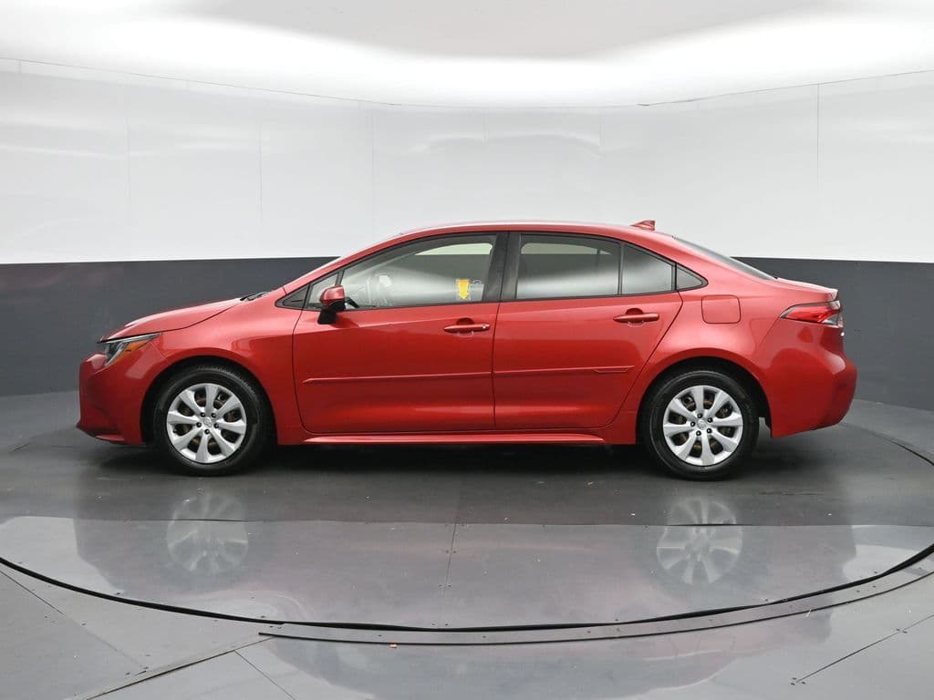 2021 Toyota Corolla LE, photo 4 of 55