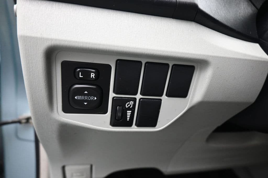 2012 Toyota Prius Four, photo 24 of 51