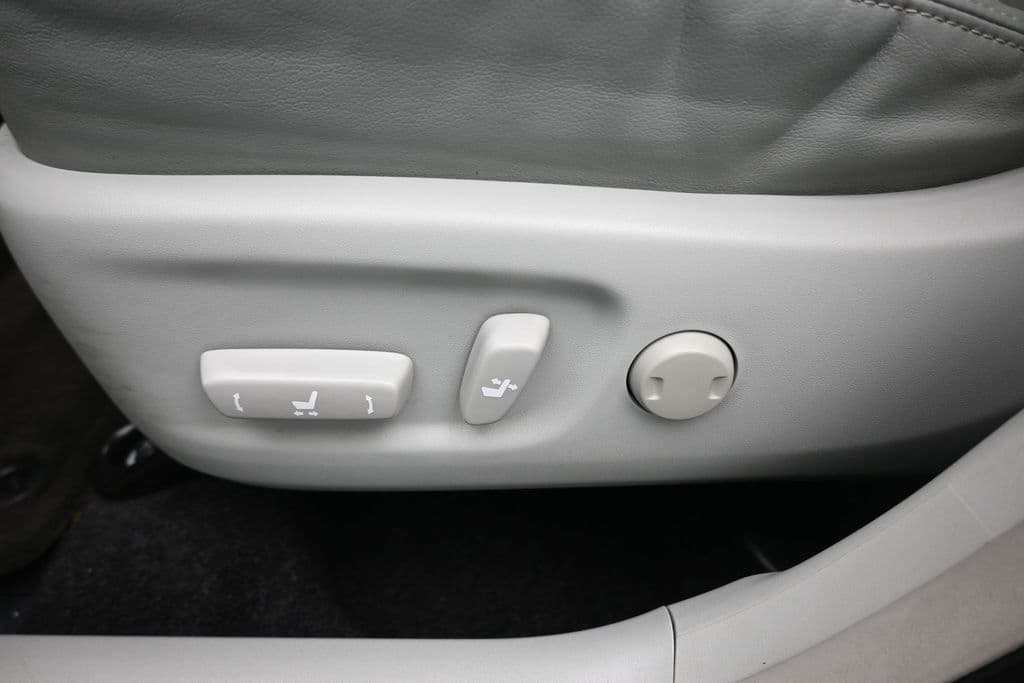 2012 Toyota Prius Four, photo 13 of 51