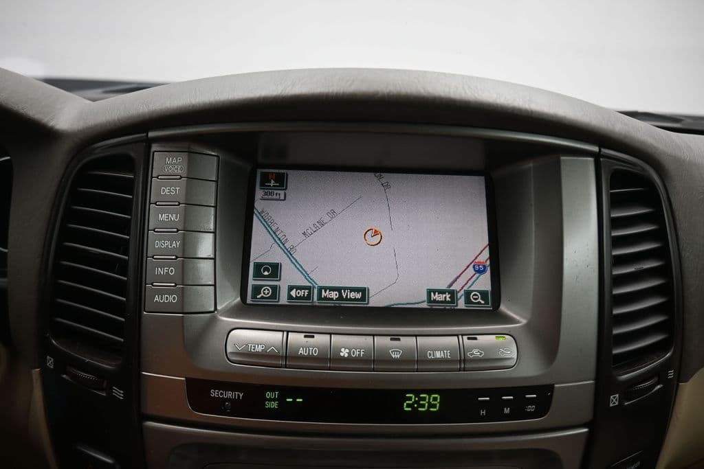 2004 Toyota Land Cruiser Base, photo 16 of 57