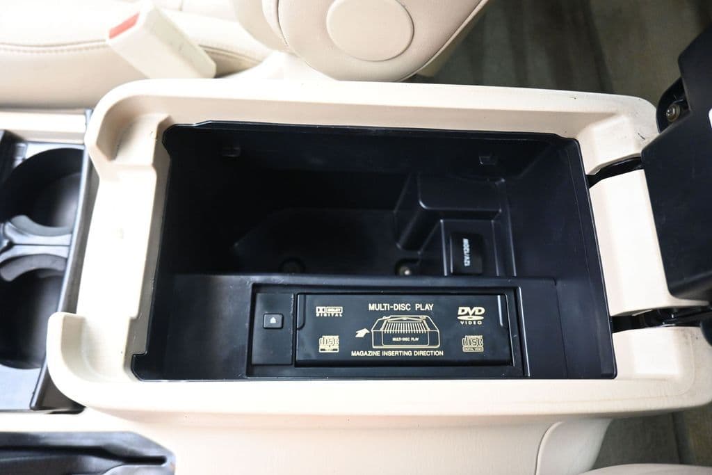 2004 Toyota Land Cruiser Base, photo 23 of 57