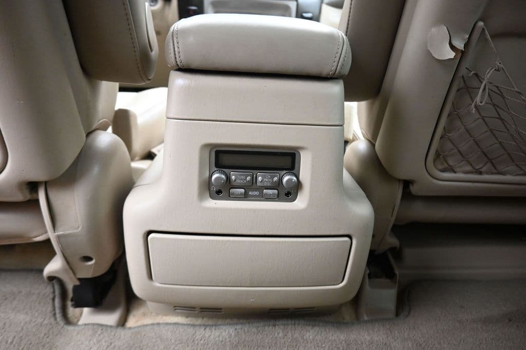 2004 Toyota Land Cruiser Base, photo 32 of 57