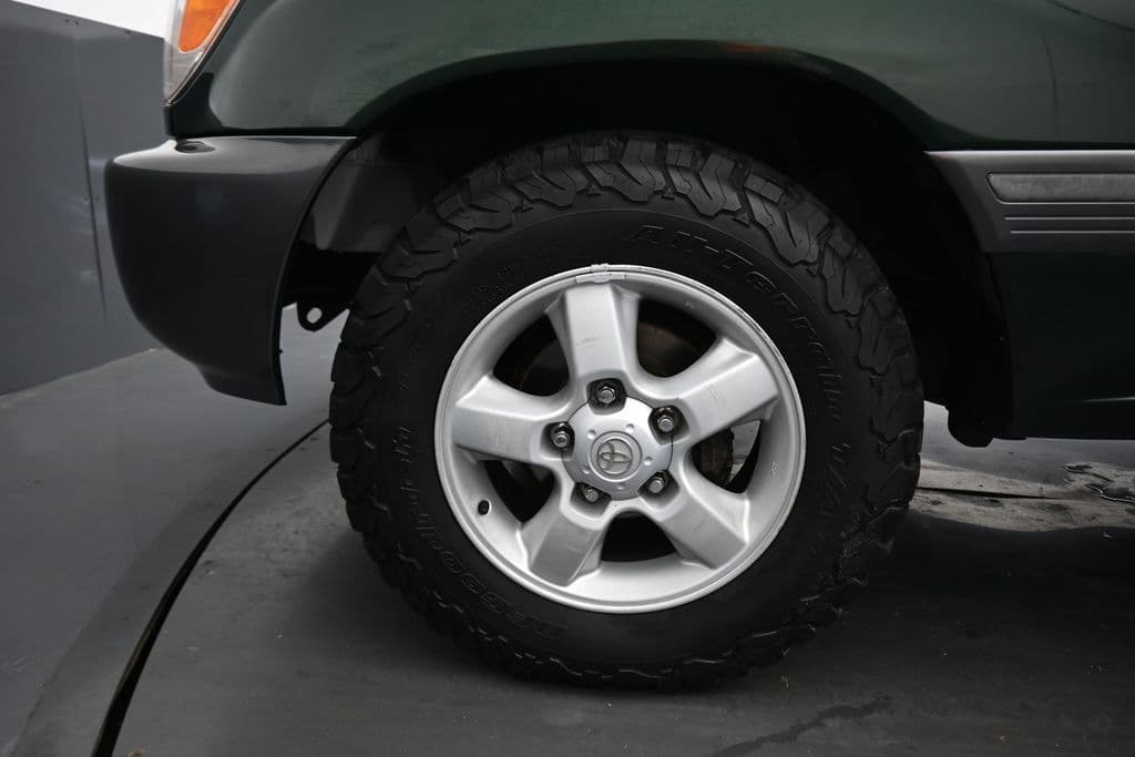 2004 Toyota Land Cruiser Base, photo 48 of 57