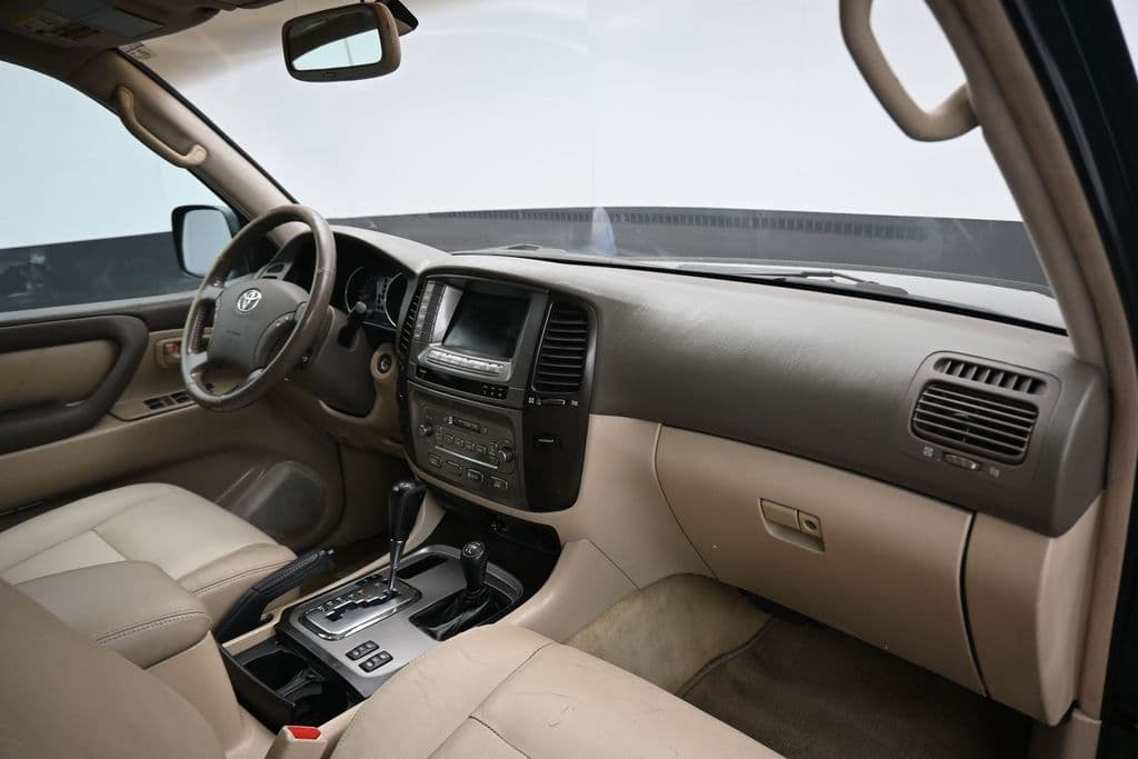 2004 Toyota Land Cruiser Base, photo 42 of 57