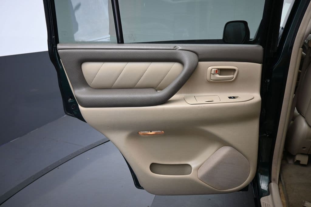 2004 Toyota Land Cruiser Base, photo 28 of 57