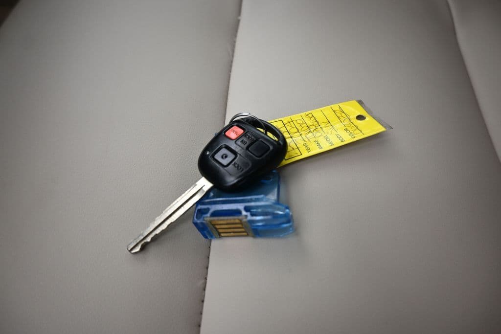 2004 Toyota Land Cruiser Base, photo 49 of 57