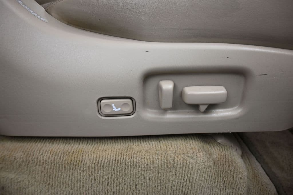 2004 Toyota Land Cruiser Base, photo 41 of 57