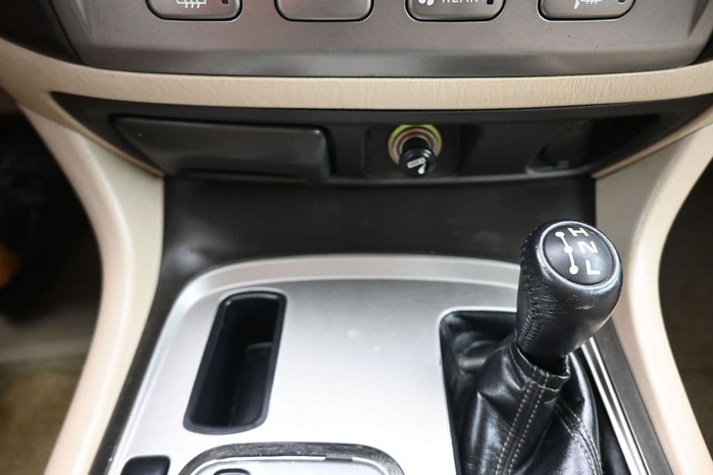 2004 Toyota Land Cruiser Base, photo 21 of 57