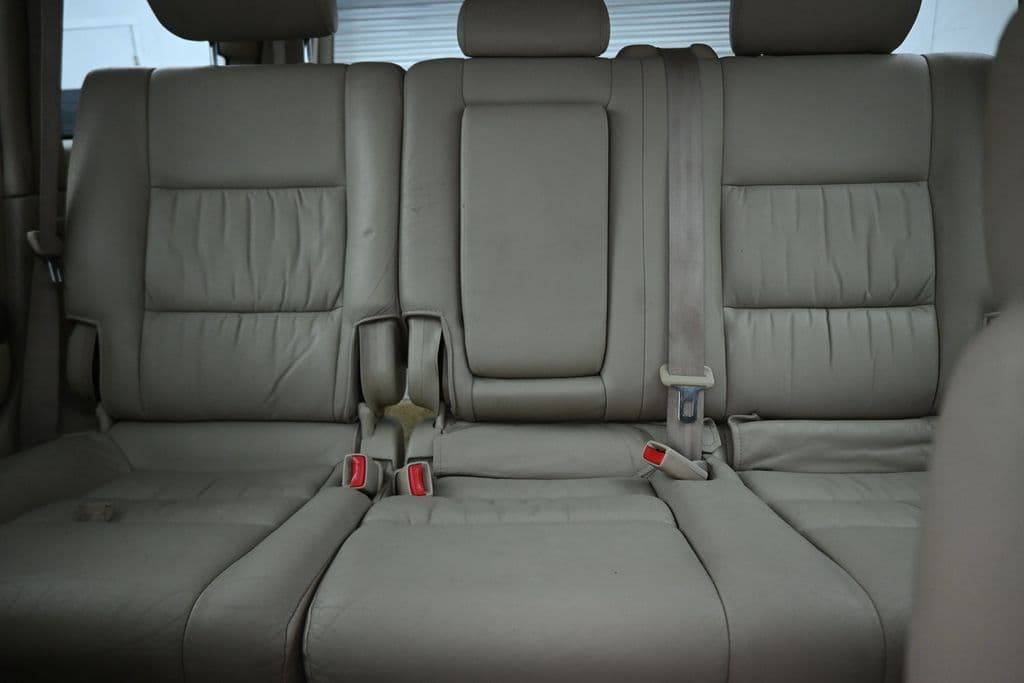 2004 Toyota Land Cruiser Base, photo 27 of 57