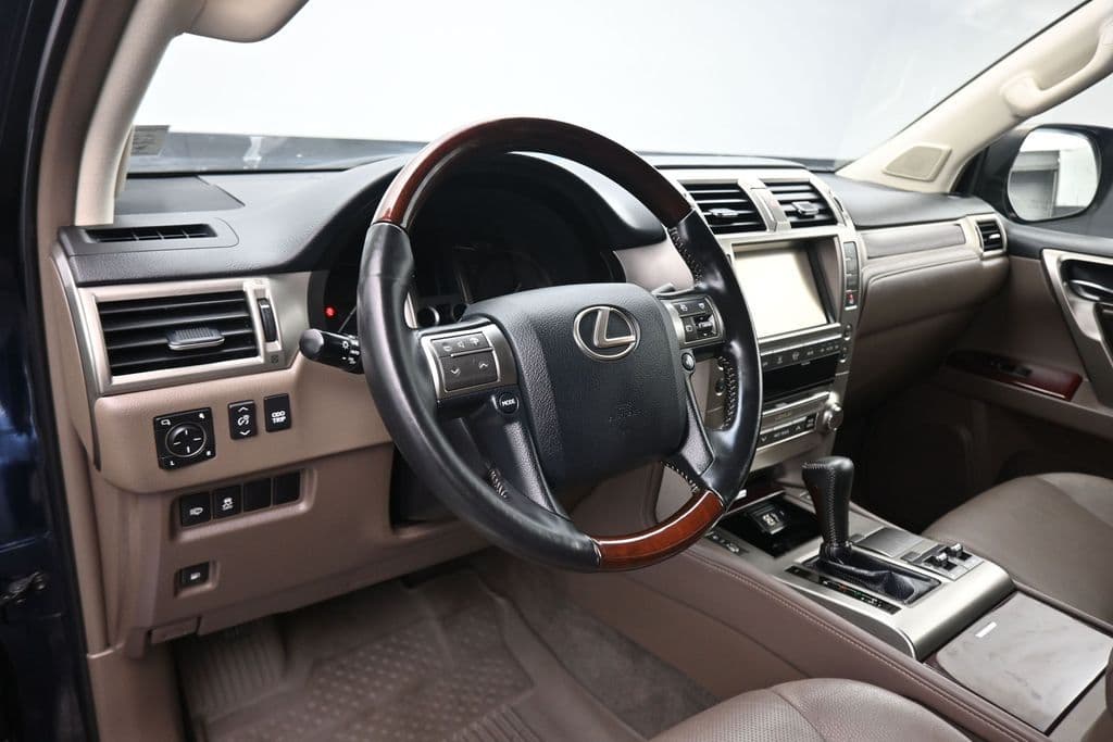 2019 Lexus GX 460, photo 13 of 65