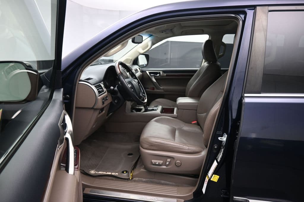 2019 Lexus GX 460, photo 11 of 65