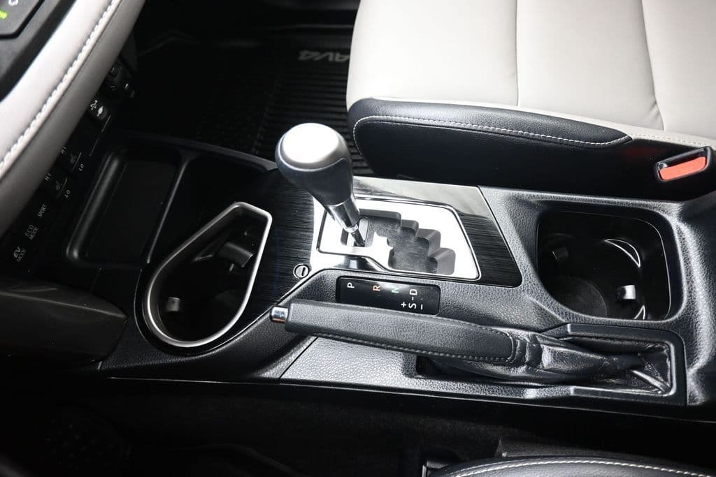 2018 Toyota RAV4 Hybrid Limited, photo 24 of 62