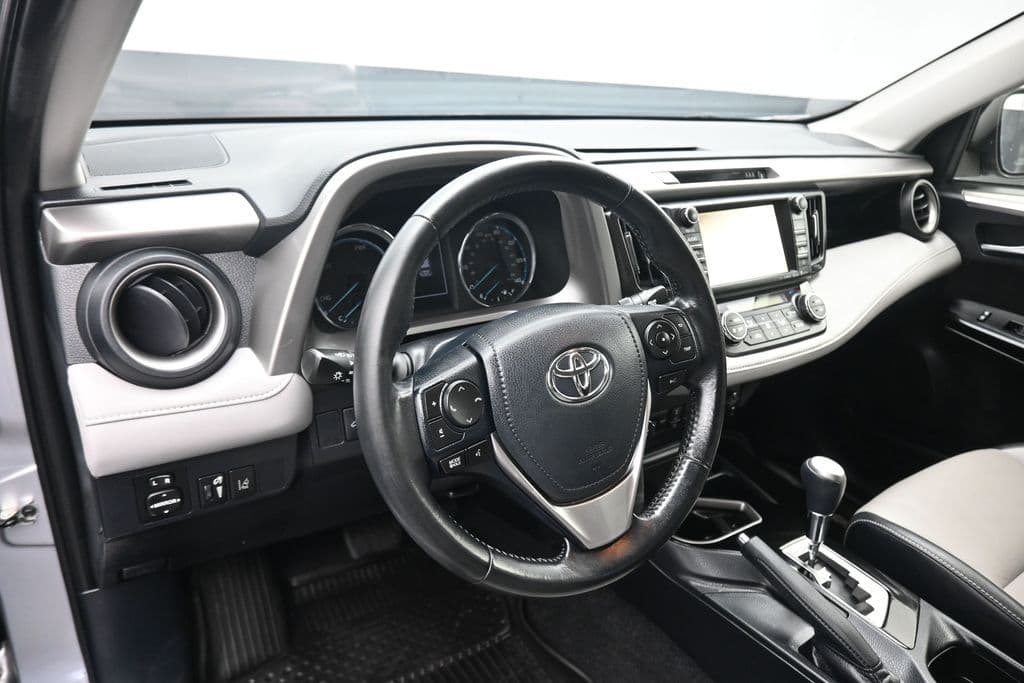 2018 Toyota RAV4 Hybrid Limited, photo 13 of 62
