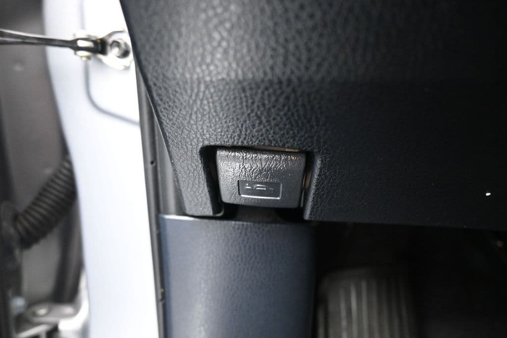 2018 Toyota RAV4 Hybrid Limited, photo 28 of 62