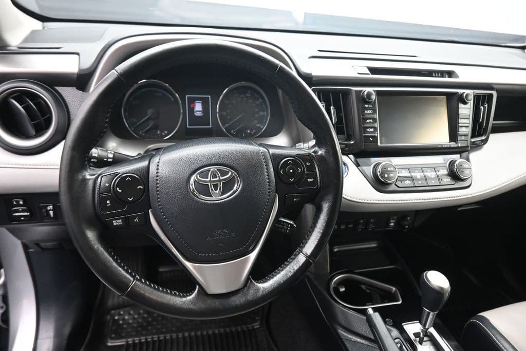 2018 Toyota RAV4 Hybrid Limited, photo 14 of 62