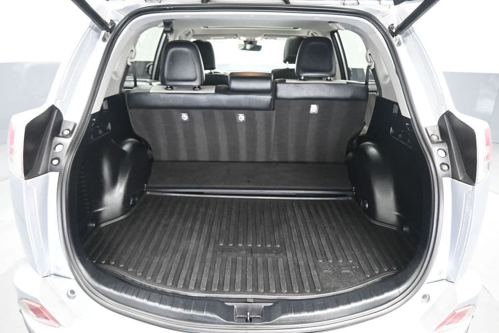 2018 Toyota RAV4 Hybrid Limited, photo 47 of 62