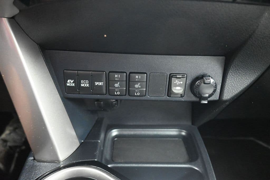 2018 Toyota RAV4 Hybrid Limited, photo 22 of 62