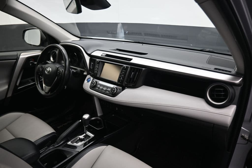 2018 Toyota RAV4 Hybrid Limited, photo 46 of 62