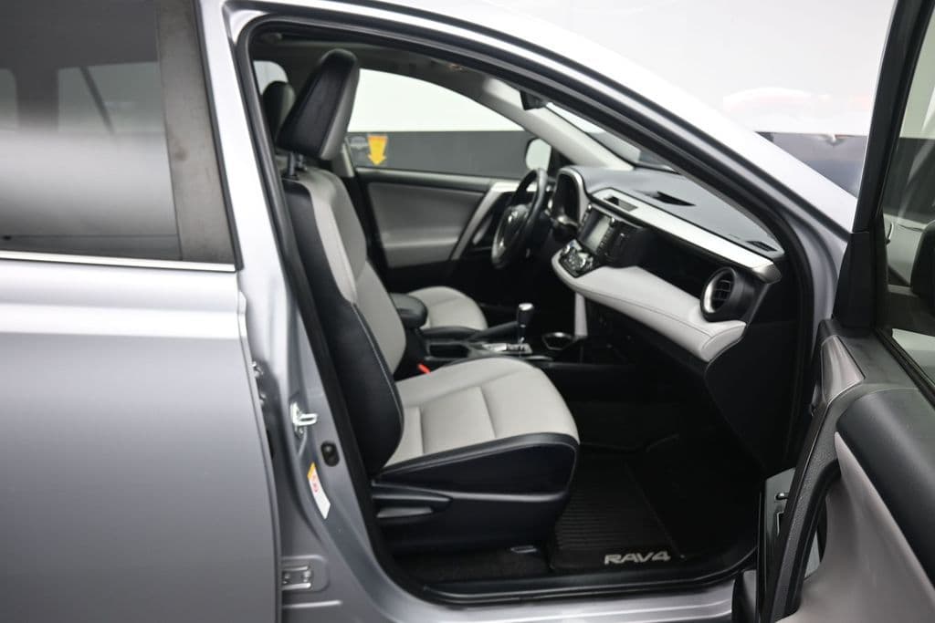 2018 Toyota RAV4 Hybrid Limited, photo 45 of 62
