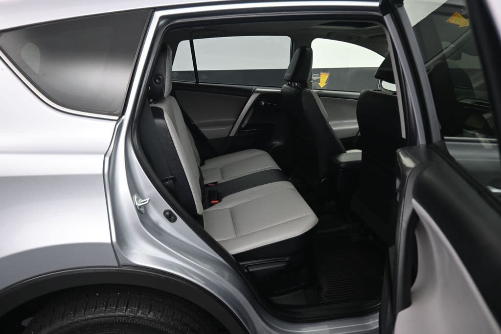2018 Toyota RAV4 Hybrid Limited, photo 39 of 62
