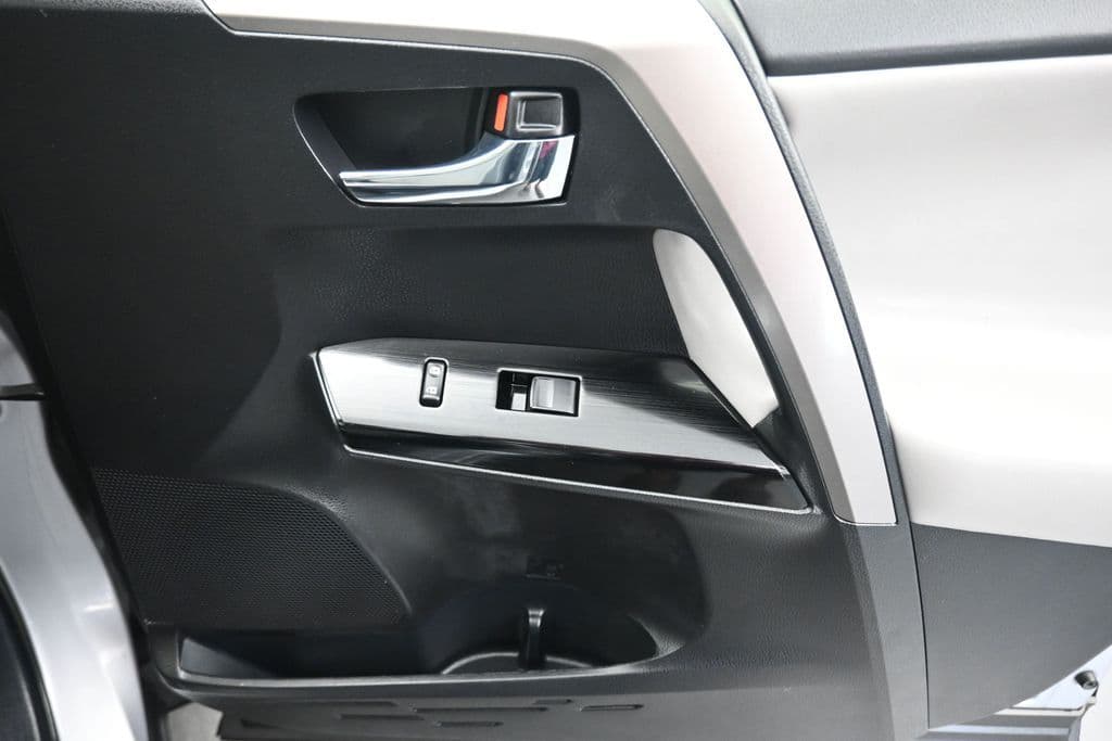2018 Toyota RAV4 Hybrid Limited, photo 44 of 62