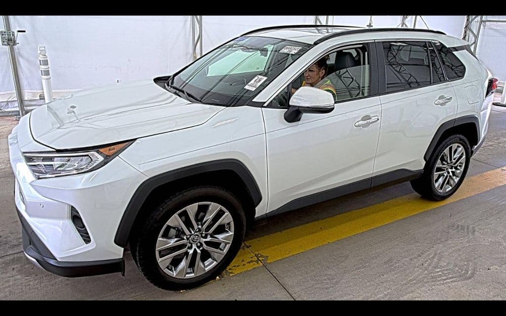 2019 Toyota RAV4 Limited, photo 7 of 9