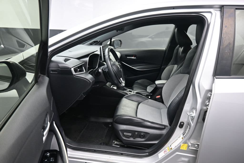 2019 Toyota Corolla Hatchback XSE, photo 11 of 57