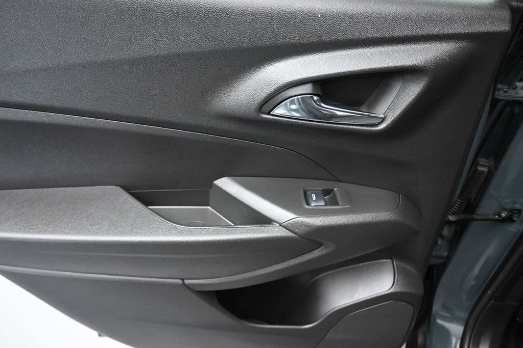 2025 Chevrolet Trax LS, photo 26 of 51