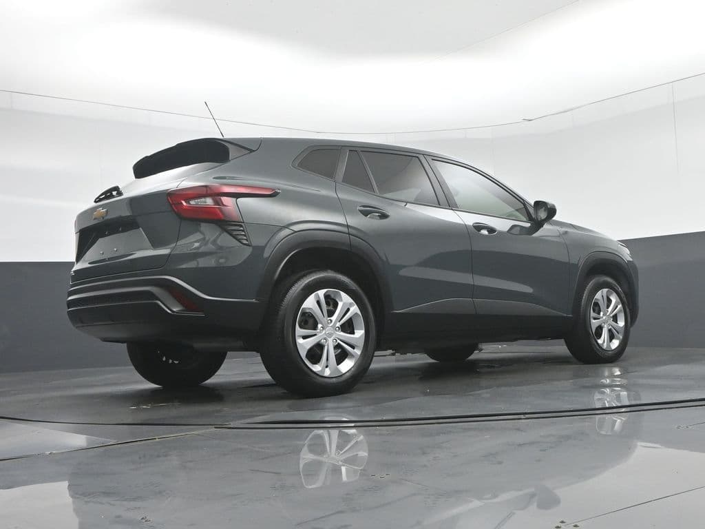 2025 Chevrolet Trax LS, photo 47 of 51