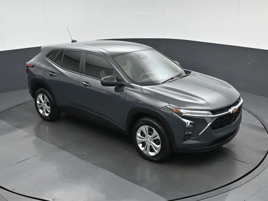 2025 Chevrolet Trax LS, photo 48 of 51