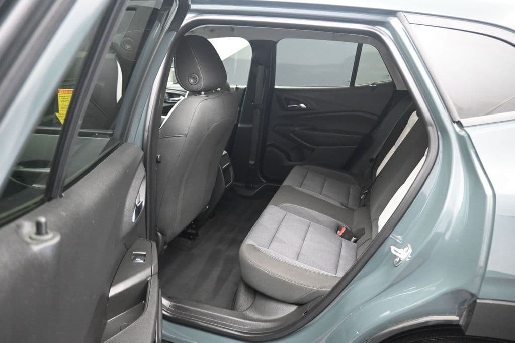 2025 Chevrolet Trax LS, photo 27 of 51