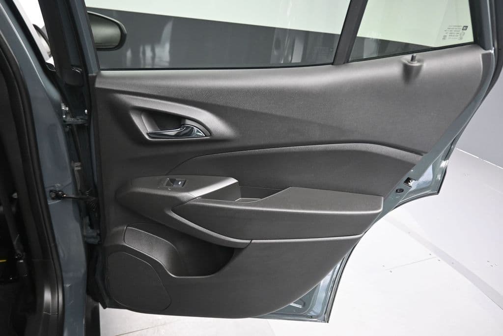 2025 Chevrolet Trax LS, photo 29 of 51