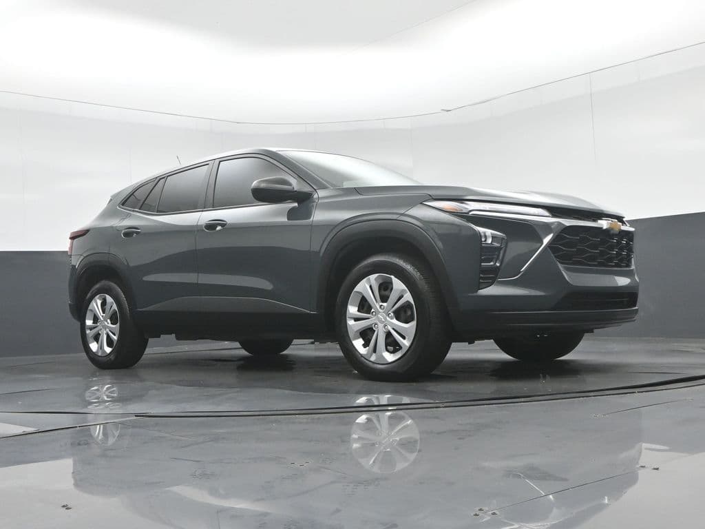 2025 Chevrolet Trax LS, photo 44 of 51
