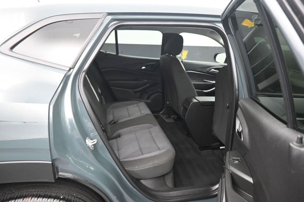 2025 Chevrolet Trax LS, photo 31 of 51