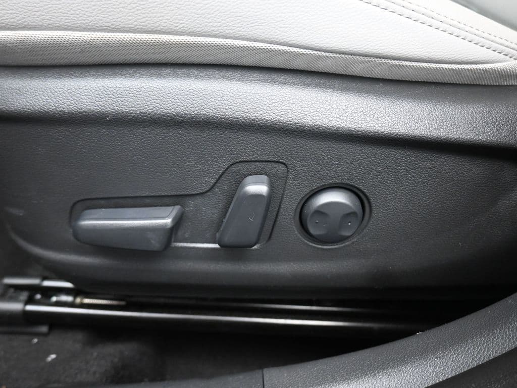 2023 Hyundai Kona Limited, photo 13 of 62