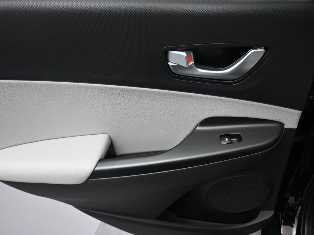 2023 Hyundai Kona Limited, photo 34 of 62