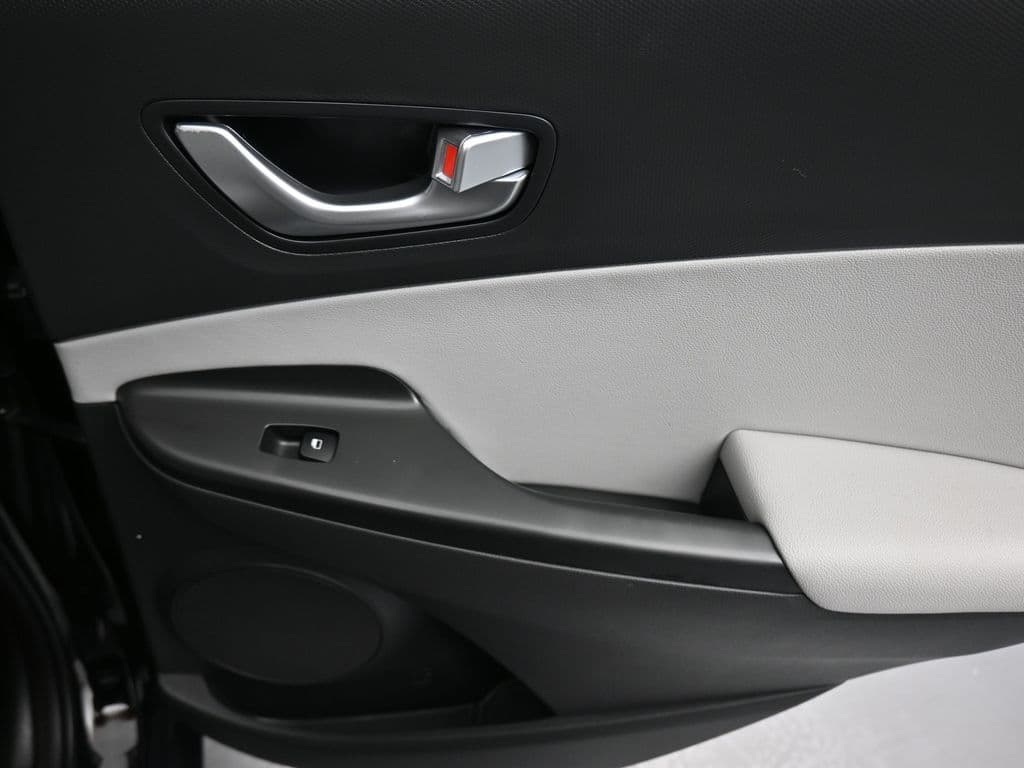 2023 Hyundai Kona Limited, photo 39 of 62
