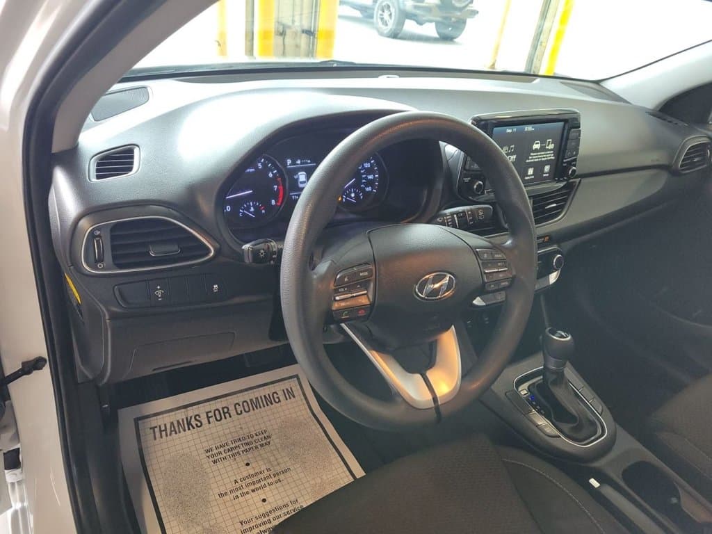 2018 Hyundai Elantra GT Base, photo 7 of 9