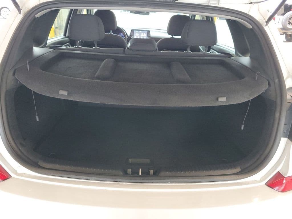 2018 Hyundai Elantra GT Base, photo 9 of 9