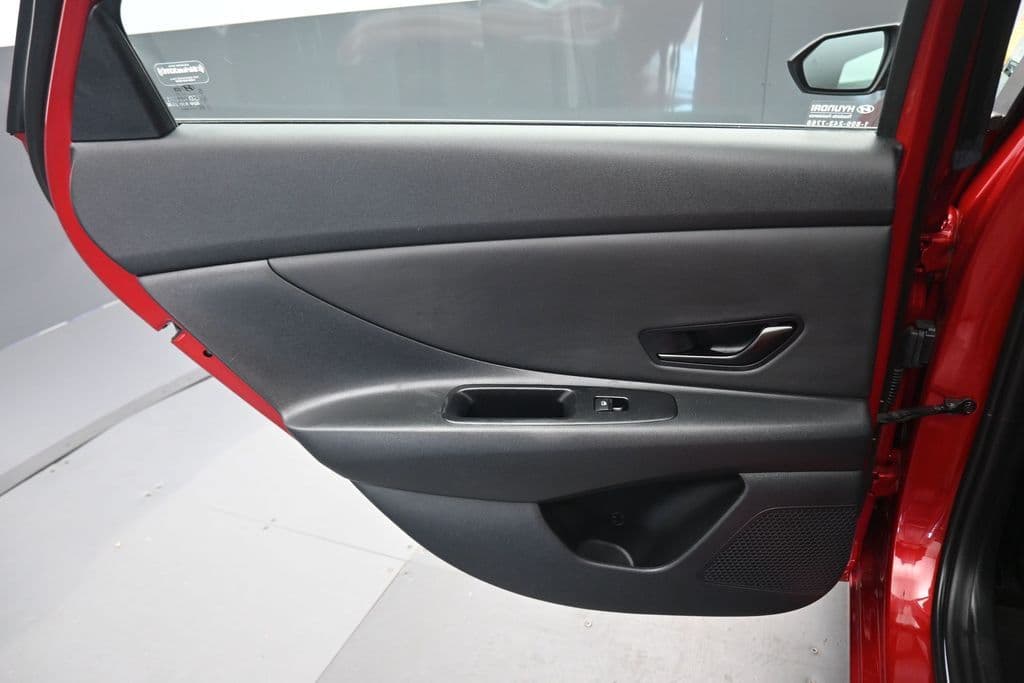 2025 Hyundai Elantra SEL Sport, photo 30 of 58