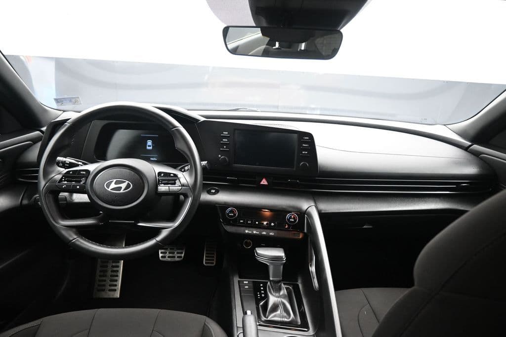 2025 Hyundai Elantra SEL Sport, photo 37 of 58