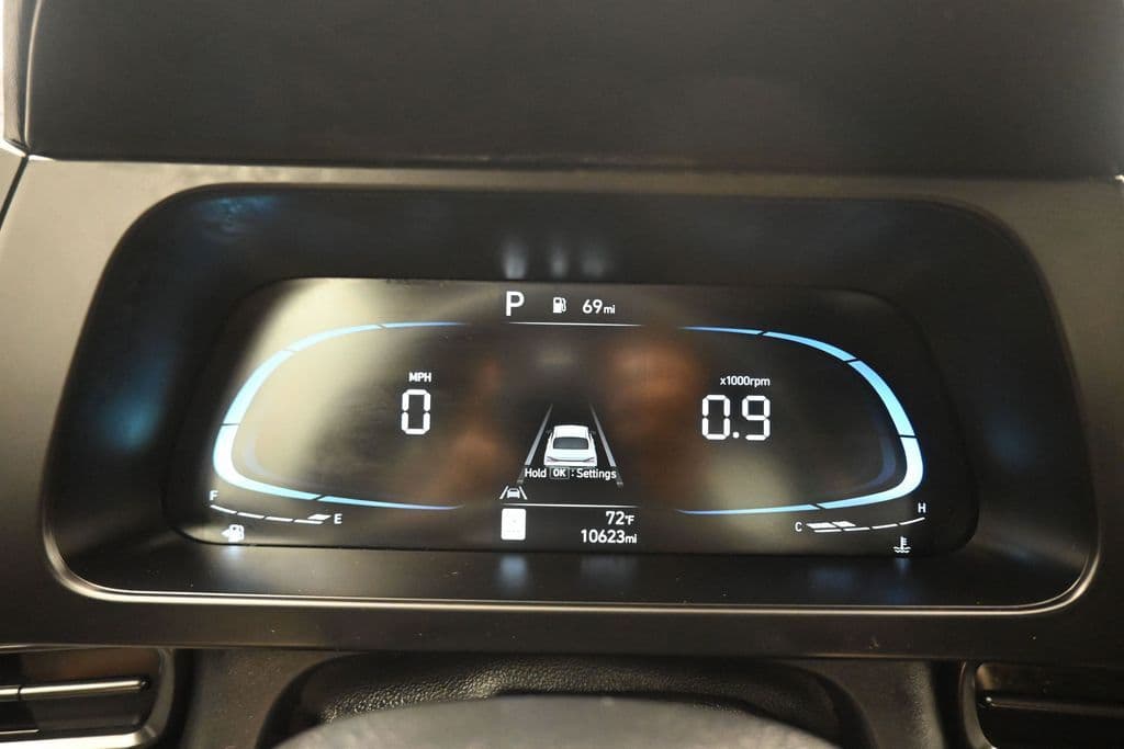 2025 Hyundai Elantra SEL Sport, photo 15 of 58