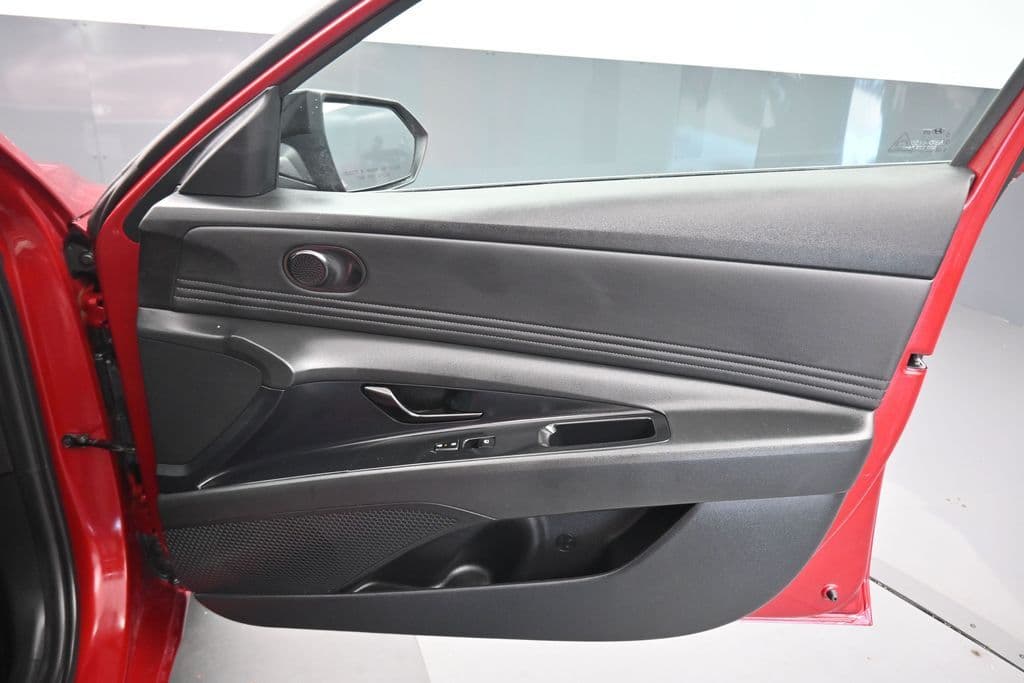 2025 Hyundai Elantra SEL Sport, photo 38 of 58