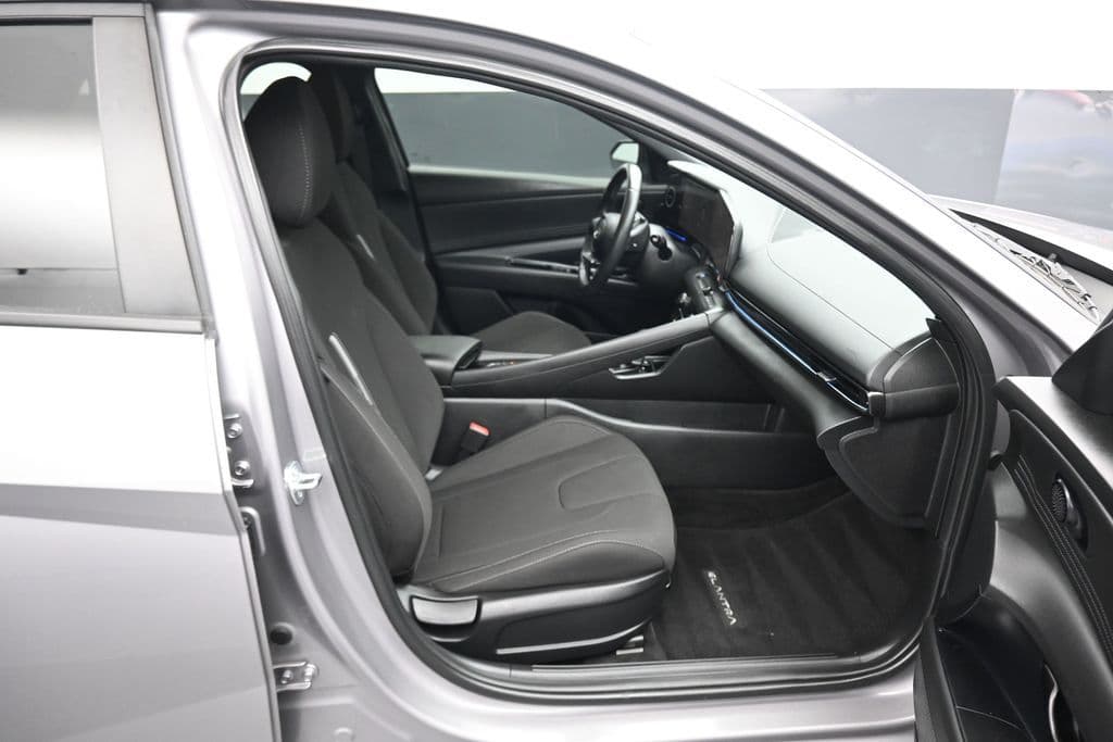 2025 Hyundai Elantra Hybrid SEL Sport, photo 43 of 60