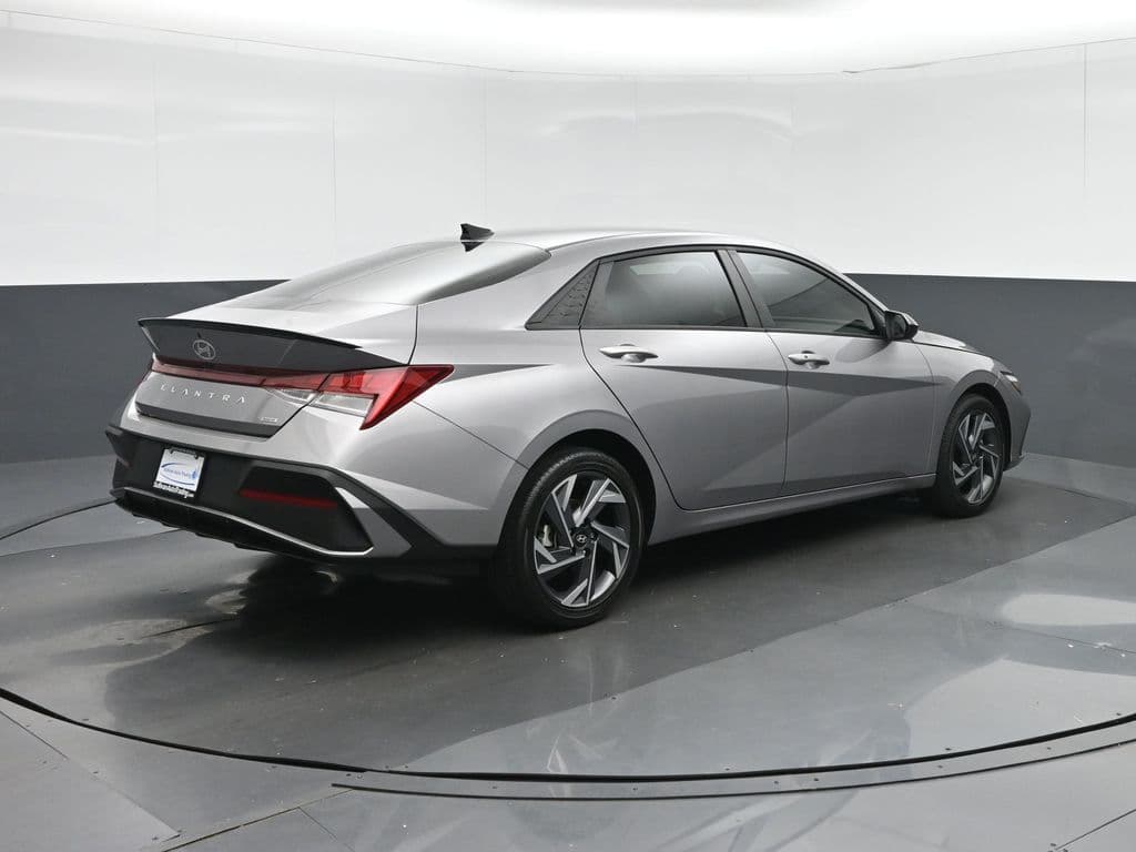 2025 Hyundai Elantra Hybrid SEL Sport, photo 7 of 60