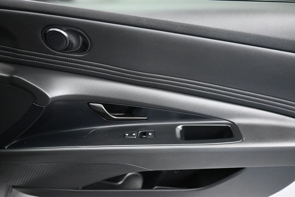 2025 Hyundai Elantra Hybrid SEL Sport, photo 42 of 60