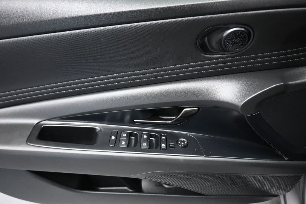 2025 Hyundai Elantra Hybrid SEL Sport, photo 10 of 60